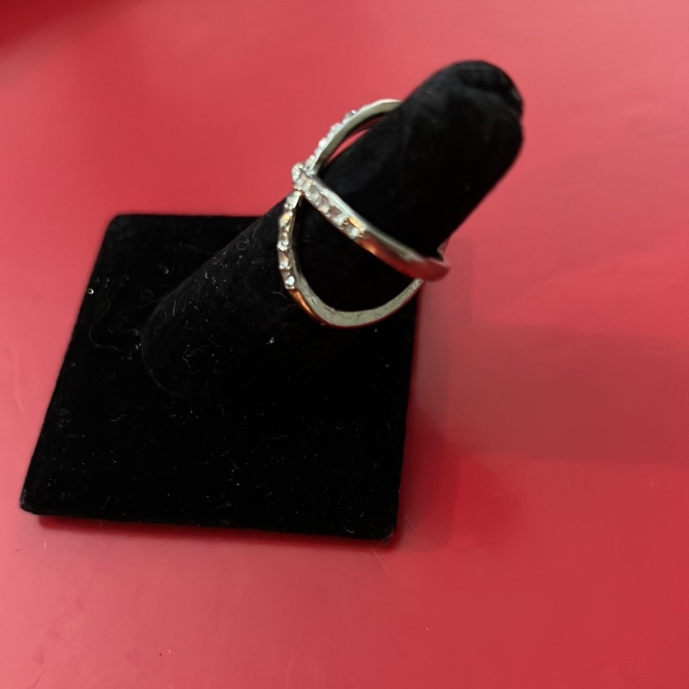 Silvertone ring - Picture 2 of 3